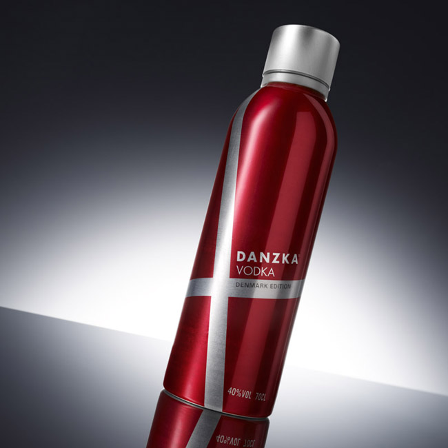 簡約限量的不銹鋼瓶裝酒包裝設計(圖2)