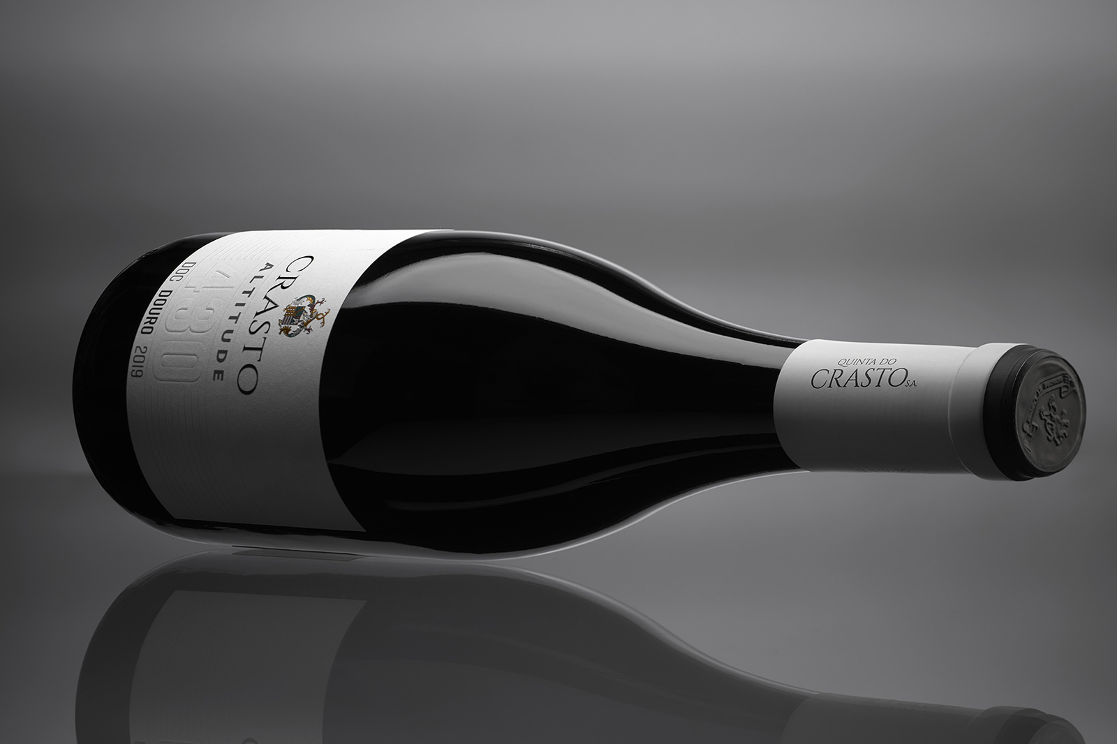 葡萄酒包裝這樣設計簡約干凈又優雅(圖3) 葡萄酒包裝這樣設計簡約干凈又優雅(圖3)