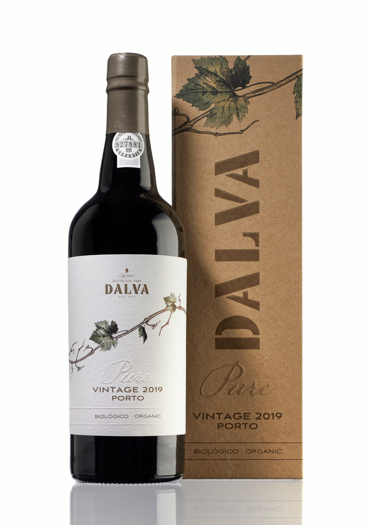 簡約設計的葡萄酒包裝設計欣賞(圖1)