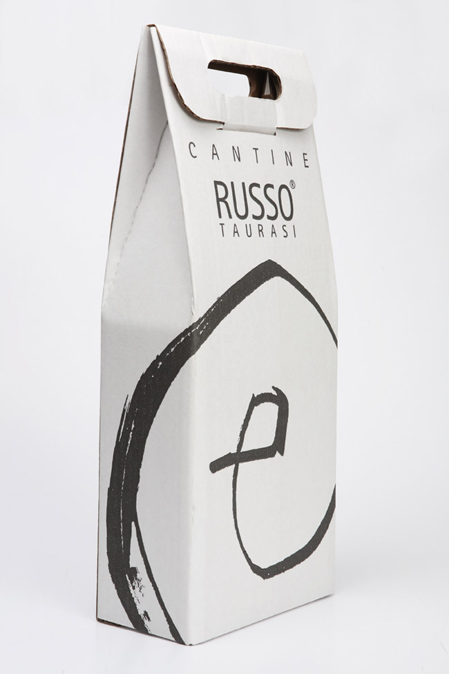 簡(jiǎn)約紅酒標(biāo)包裝設(shè)計(jì)(圖8)