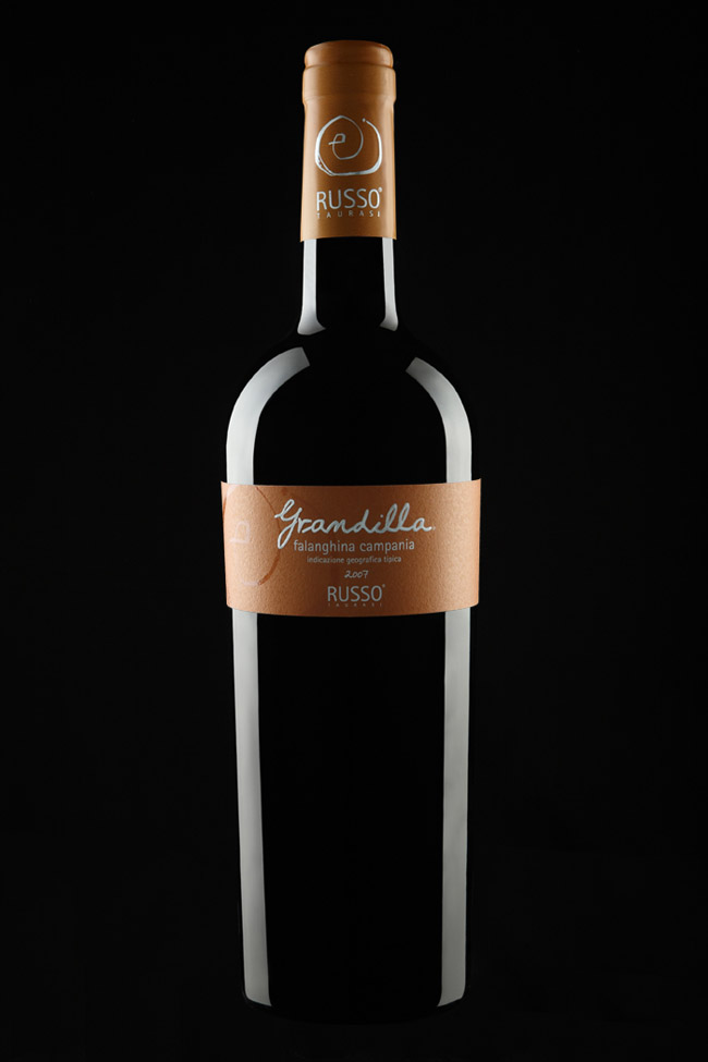 簡(jiǎn)約紅酒標(biāo)包裝設(shè)計(jì)(圖7)