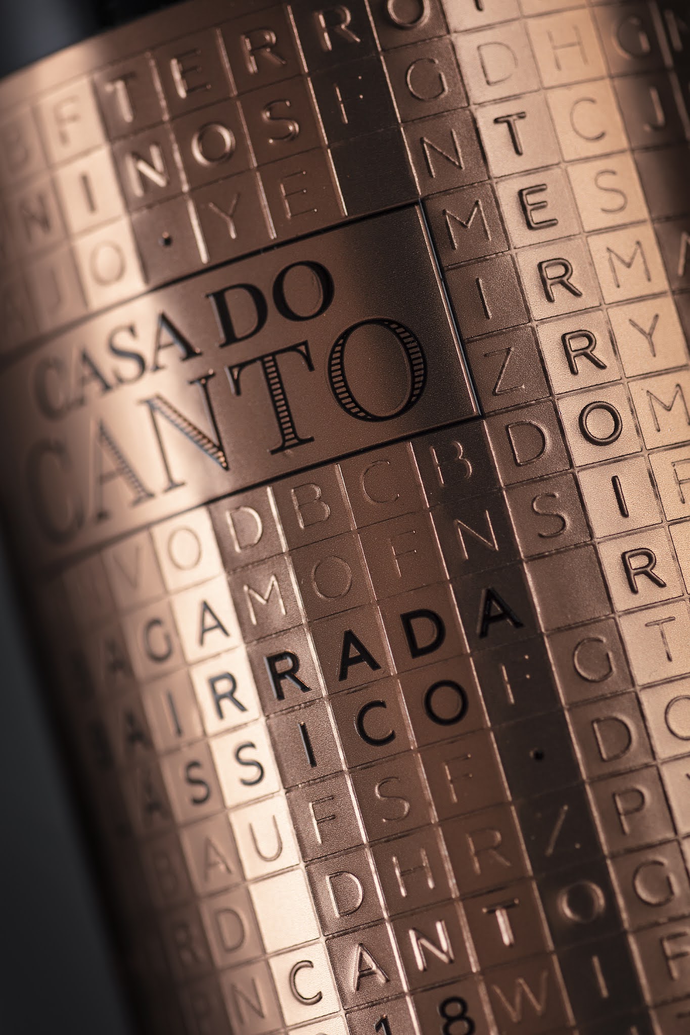 葡萄酒標(biāo)設(shè)計(jì)可以這樣精致(圖6) 葡萄酒標(biāo)設(shè)計(jì)可以這樣精致(圖6)