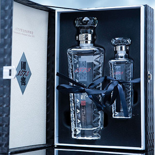 創(chuàng)意酒包裝設(shè)計君耀濃香型白酒禮盒裝產(chǎn)品包裝設(shè)計欣賞(圖3) 創(chuàng)意酒包裝設(shè)計君耀濃香型白酒禮盒裝產(chǎn)品包裝設(shè)計欣賞(圖3)